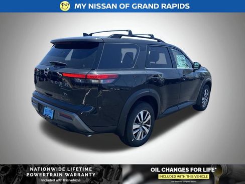 New 2026 Nissan Pathfinder SL AWD/4WD image 5