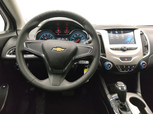 Used 2018 Chevrolet Cruze LS image 22