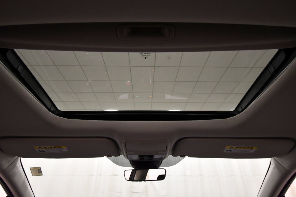 Certified 2025 Honda Odyssey EX-L image 17