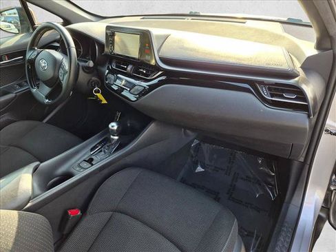 Used 2018 Toyota C-HR XLE FWD image 20