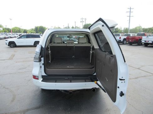 Used 2018 Lexus GX 460 Premium w/ Premium Package AWD/4WD image 8