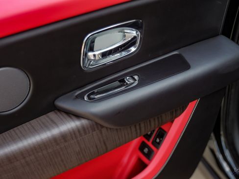 Used 2022 Rolls-Royce Cullinan image 76