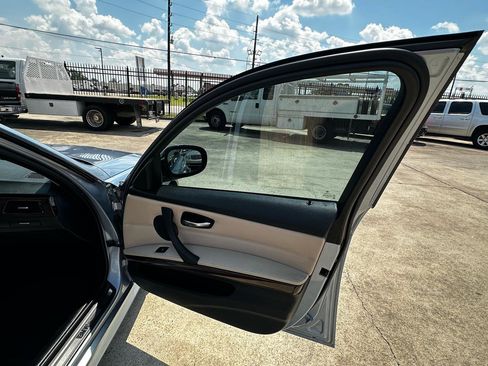 Used 2010 BMW 335i Sedan RWD image 20