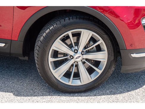 Used 2018 Ford Explorer Limited w/ Equipment Group 301A AWD/4WD image 34
