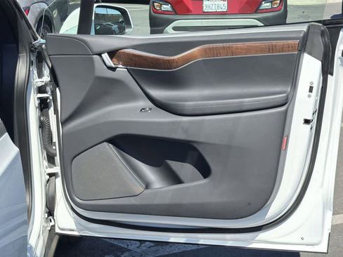 Used 2020 Tesla Model X Long Range image 40