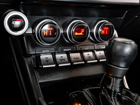 Used 2023 Toyota GR86 Premium image 23