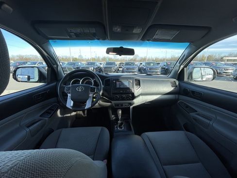 Used 2014 Toyota Tacoma PreRunner image 21