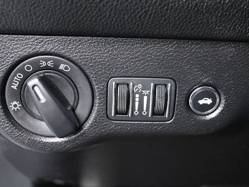 Used 2023 Dodge Challenger GT RWD image 9