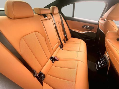 Used 2025 BMW 330i Sedan w/ M Sport Package RWD image 18
