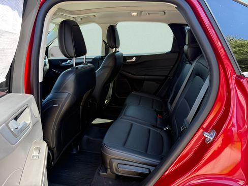 Certified 2021 Ford Escape SEL w/ Technology Package AWD/4WD image 5