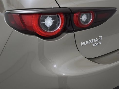 Certified 2025 MAZDA MAZDA3 Carbon AWD/4WD image 33