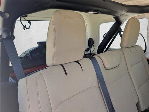 Certified 2018 Jeep Wrangler Unlimited Sport S AWD/4WD image 17