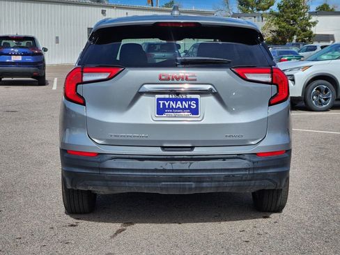 Used 2024 GMC Terrain SLE image 7