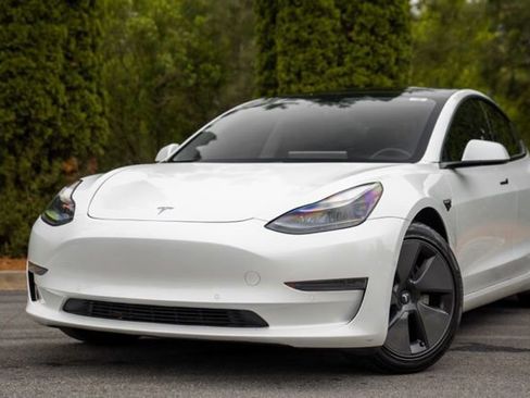 Used 2021 Tesla Model 3 Standard Range Plus RWD image 2