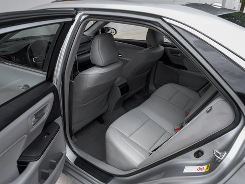 Used 2016 Toyota Camry XLE w/ Moonroof Package FWD image 37