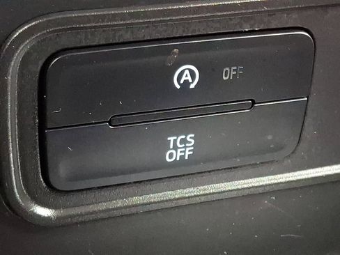 Certified 2022 Ford EcoSport SE image 26