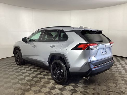 Used 2022 Toyota RAV4 XLE AWD/4WD image 4