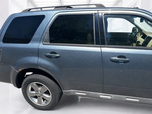 Used 2011 Ford Escape Limited w/ 302A Rapid Spec Order Code FWD image 23