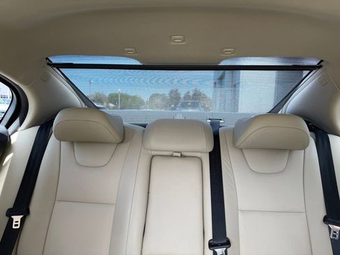 Used 2018 Volvo S60 T5 Inscription image 20