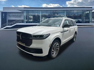 New 2026 Lincoln Navigator Reserve AWD/4WD video 3