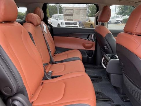 New 2026 Kia Carnival SX w/ SX Dark Edition Package image 17