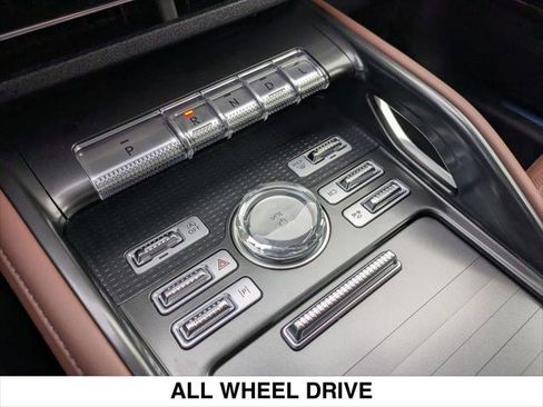 New 2026 Lincoln Nautilus Reserve w/ Jet Appearance Package image 10