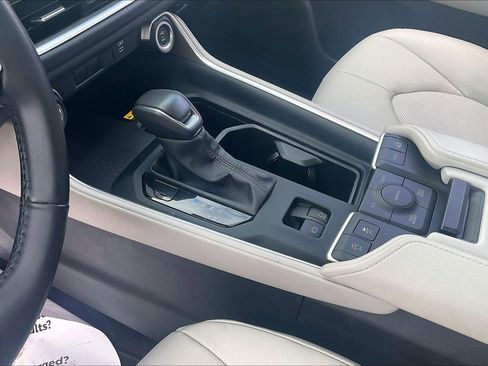 Used 2024 Toyota Grand Highlander XLE image 22