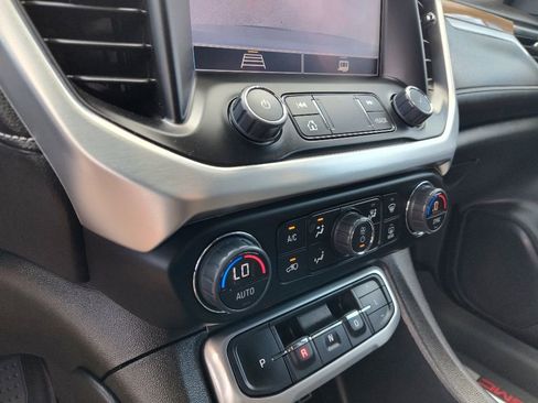 Used 2023 GMC Acadia SLE w/ Driver Convenience Package image 22