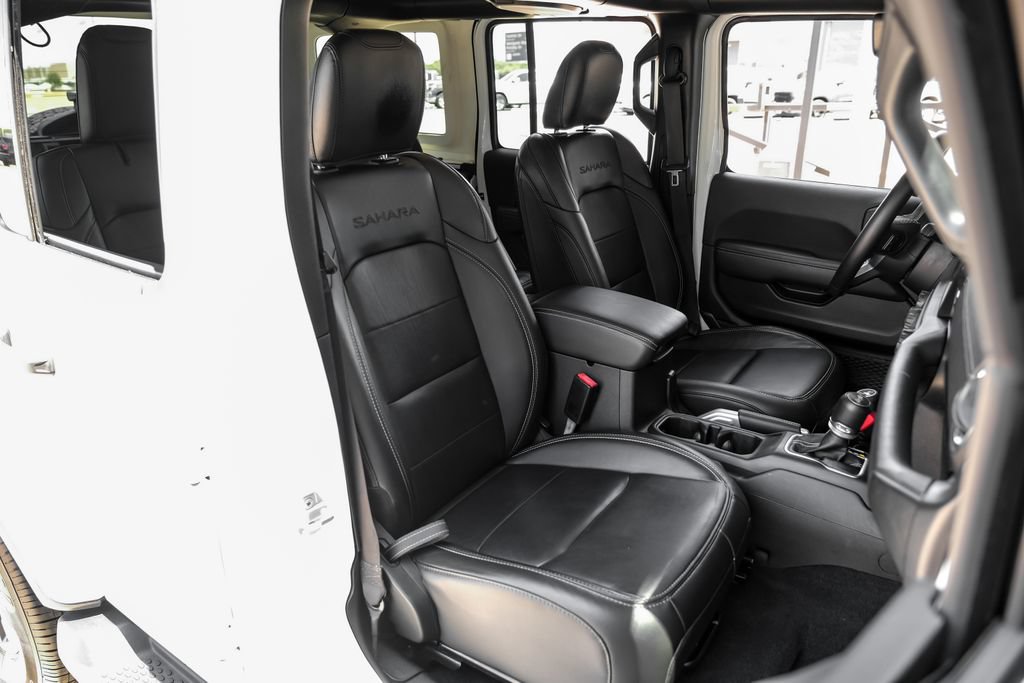 Used 2022 Jeep Wrangler Unlimited Sahara w/ Cold Weather Group AWD/4WD image 46