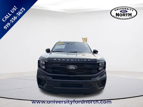 Used 2025 Ford Expedition Active image 2
