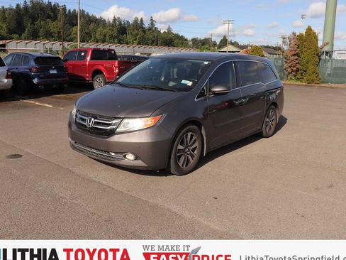 Used 2015 Honda Odyssey Touring image 1
