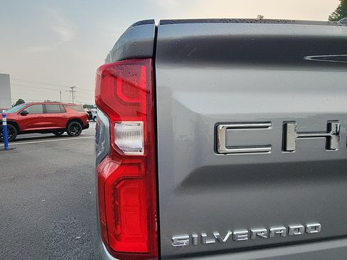 Used 2024 Chevrolet Silverado 1500 High Country w/ High Country Premium Package AWD/4WD image 10