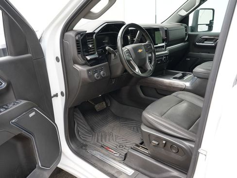 Used 2024 Chevrolet Silverado 3500 LTZ w/ LTZ Plus Package AWD/4WD image 13
