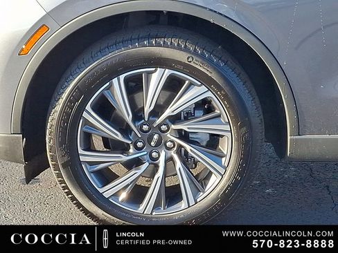 Certified 2025 Lincoln Aviator AWD image 8