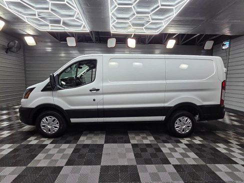 Used 2024 Ford Transit 250 Low Roof w/ Exterior Upgrade Package RWD image 9
