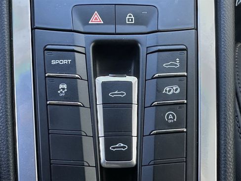 Certified 2024 Porsche 718 Boxster image 23