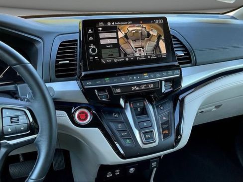 Used 2025 Honda Odyssey Touring image 11