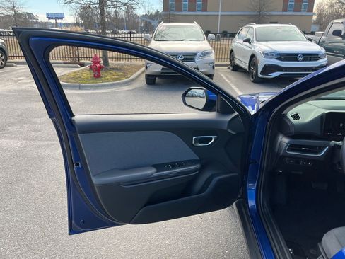 Used 2025 Kia K4 EX image 23