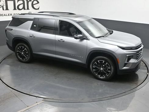 New 2026 Chevrolet Traverse LT w/ Sun and Wheel Package FWD image 17