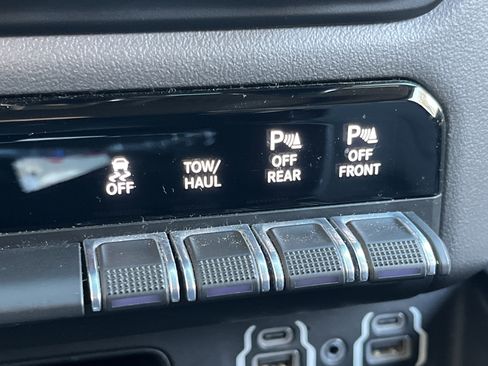 Used 2022 RAM 1500 Big Horn image 8