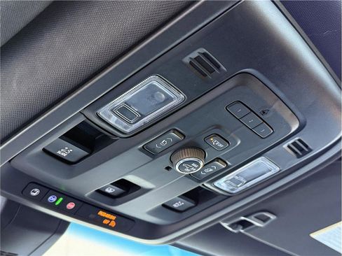 Used 2021 Chevrolet Tahoe Z71 w/ Z71 Signature Package image 19