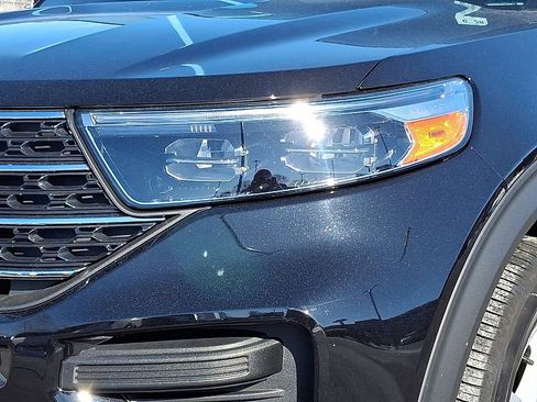 Used 2023 Ford Explorer XLT image 10