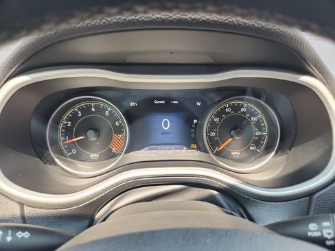 Used 2015 Jeep Cherokee Trailhawk w/ Cold Weather Group AWD/4WD image 10