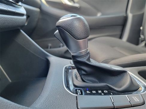 Used 2019 Hyundai Elantra GT image 30