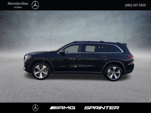Used 2021 Mercedes-Benz GLS 450 4MATIC image 2