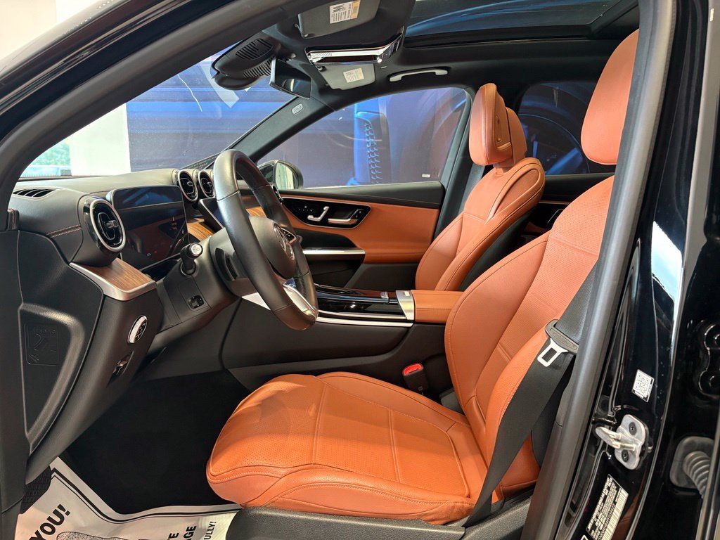 Used 2023 Mercedes-Benz GLC 300 4MATIC image 12