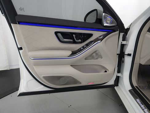 Used 2023 Mercedes-Benz S 580 4MATIC Sedan image 5