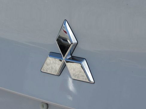 New 2026 Mitsubishi Outlander SE FWD image 13