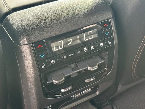 Used 2022 Jeep Grand Cherokee Summit image 14