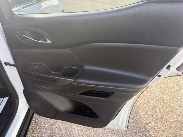 Used 2018 GMC Acadia SLT AWD/4WD image 20